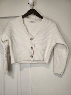 Babaton Ivory Cropped V-Neck Button Cardigan